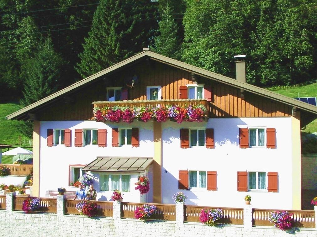 Bed and Breakfast Haus Jochum Langen am Arlberg Екстер'єр фото